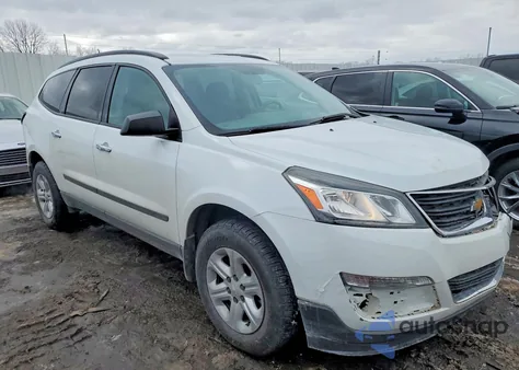 2017 Chevrolet Traverse Ls z USA, uszkodzony, nr VIN 1GNKRFKD4HJ352089